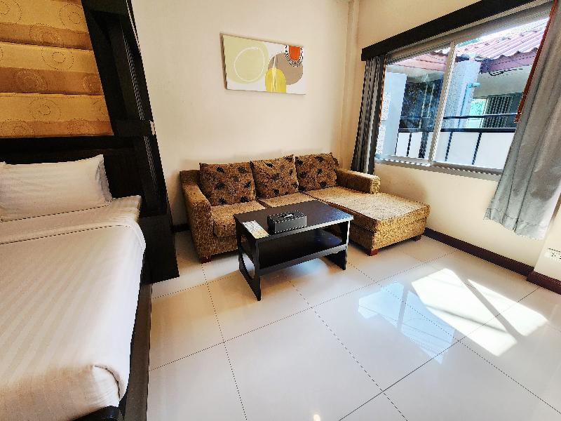 Eastpana Hotel Thatoom image