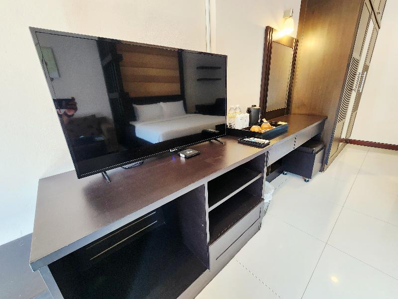 Eastpana Hotel Thatoom image