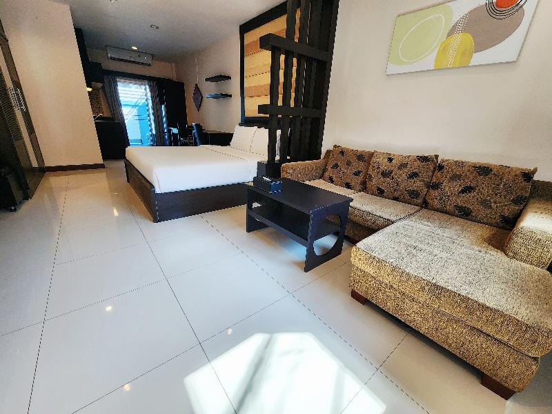 Eastpana Hotel Thatoom image