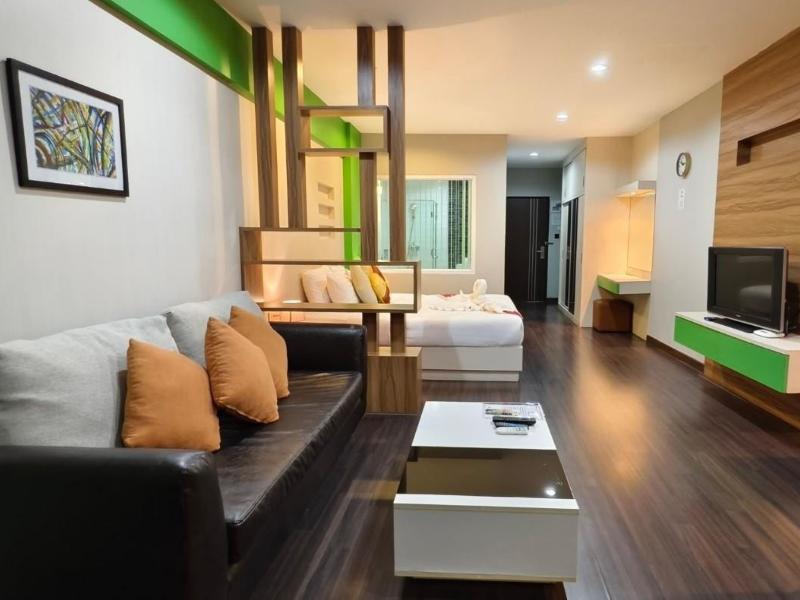 Eastpana Hotel Thatoom image