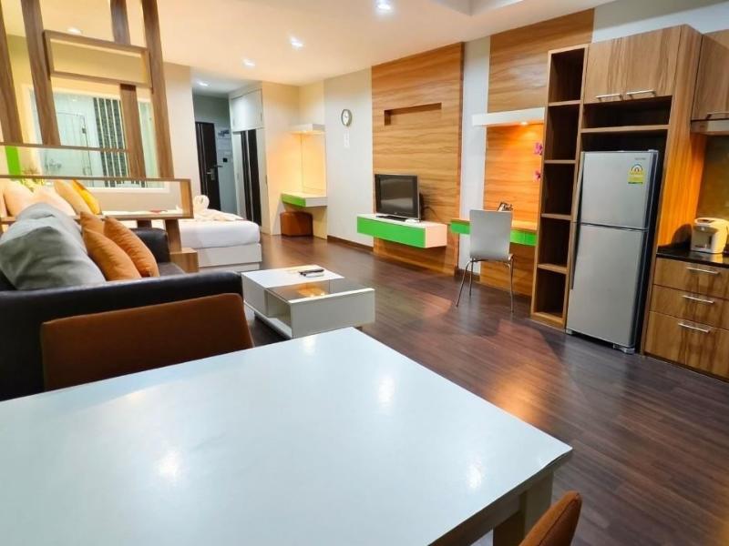 Eastpana Hotel Thatoom image