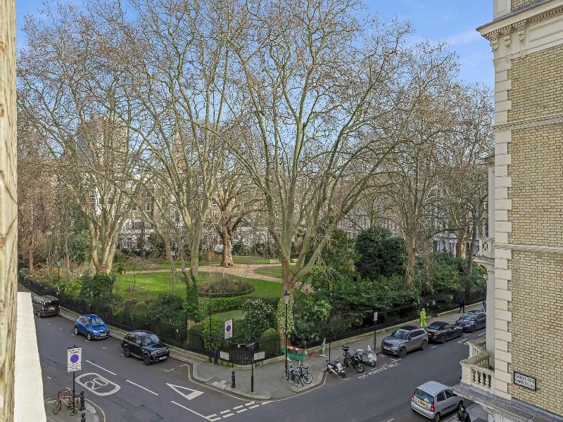 Cleveland Residences Kensington image