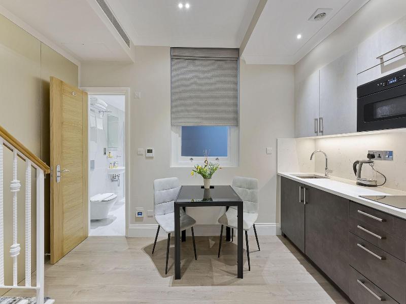 Cleveland Residences Kensington image