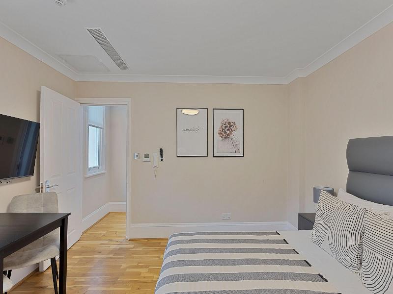 Cleveland Residences Kensington image