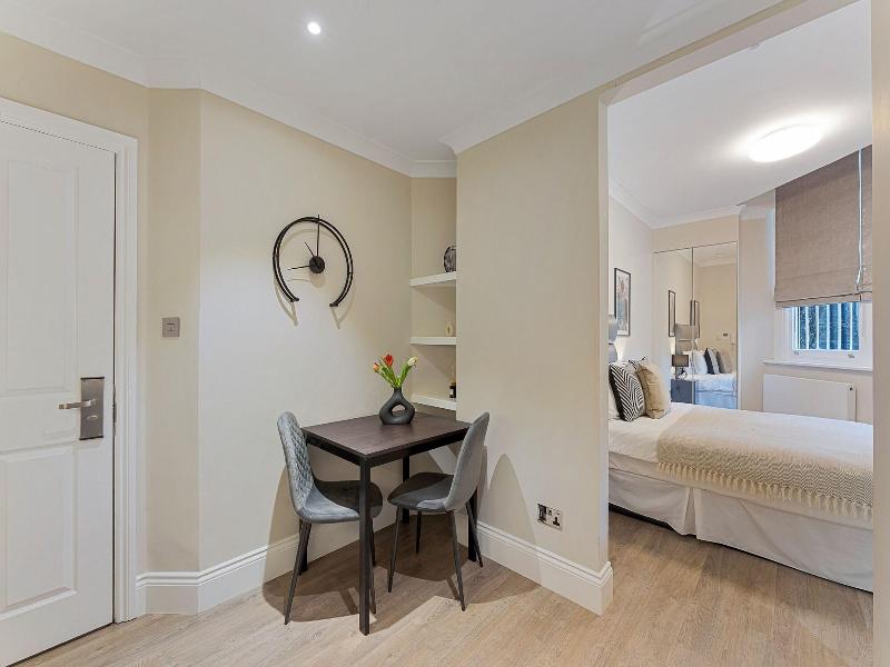 Cleveland Residences Kensington image