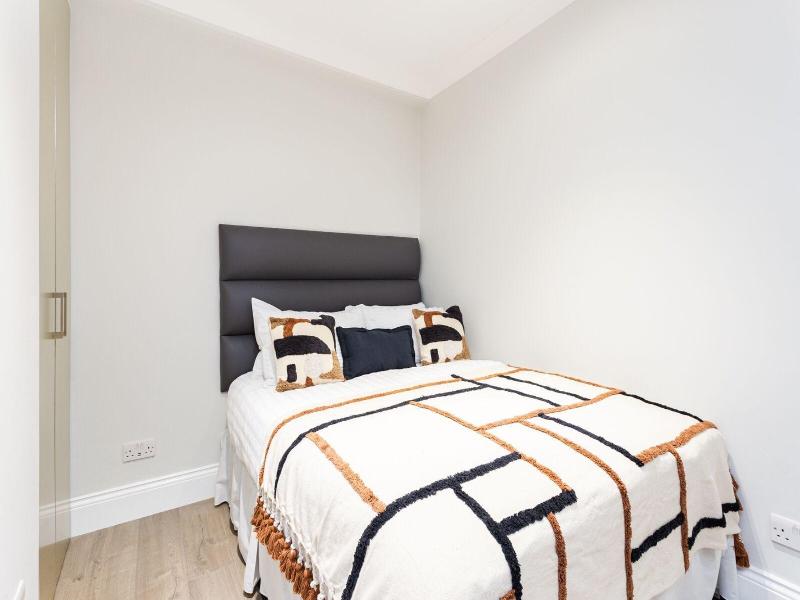 Cleveland Residences Kensington image