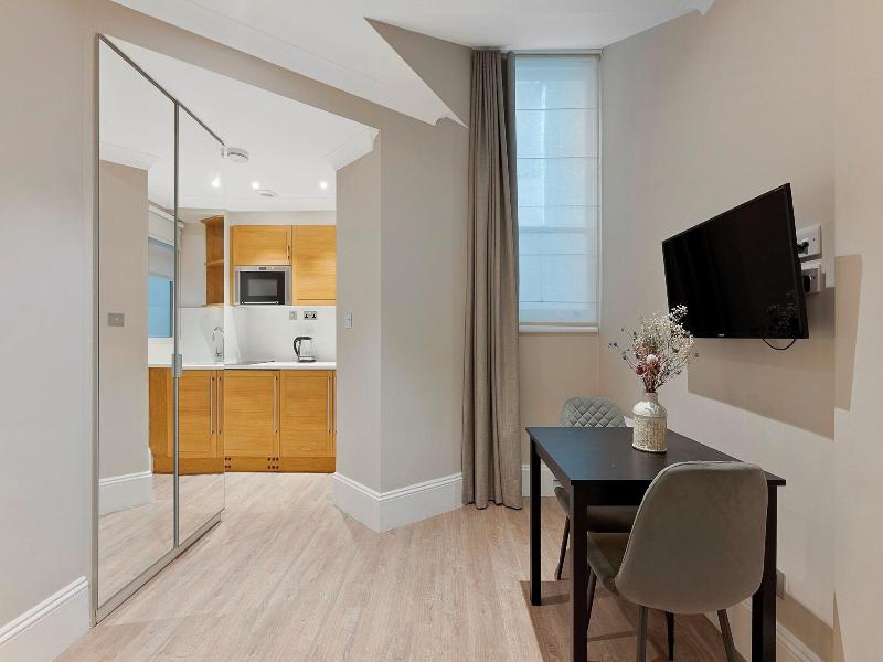 Cleveland Residences Kensington image