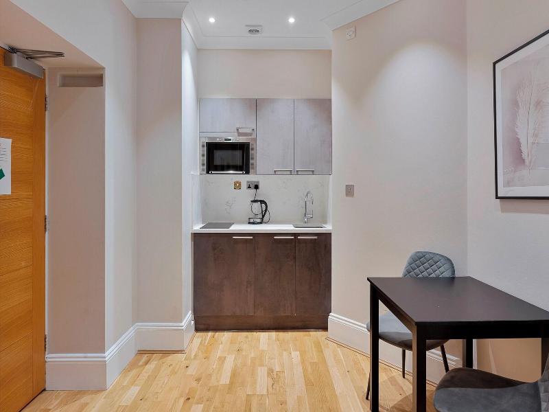 Cleveland Residences Kensington image