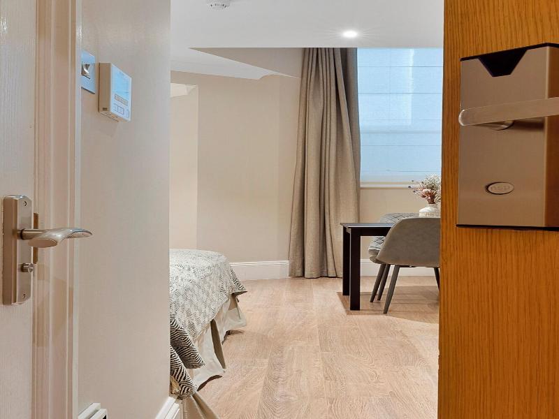 Cleveland Residences Kensington image