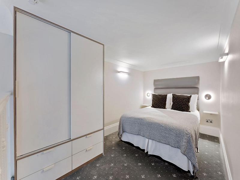 Cleveland Residences Kensington image