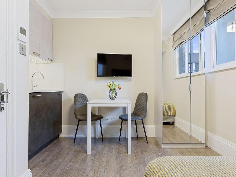 Cleveland Residences Kensington image
