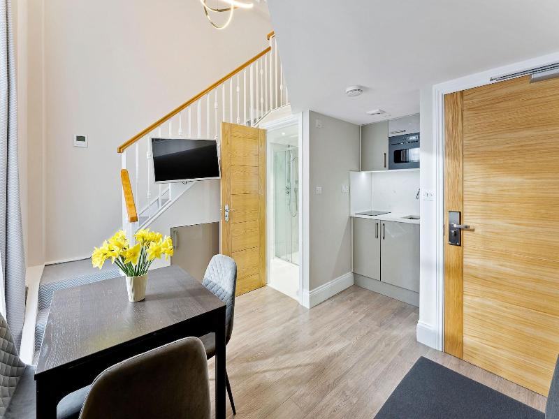Cleveland Residences Kensington image