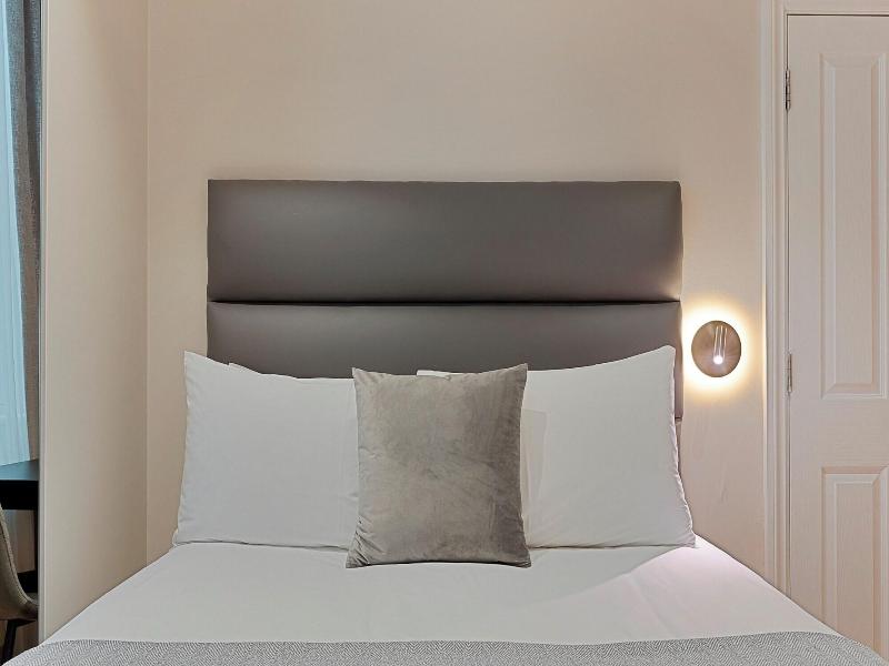 Cleveland Residences Kensington image
