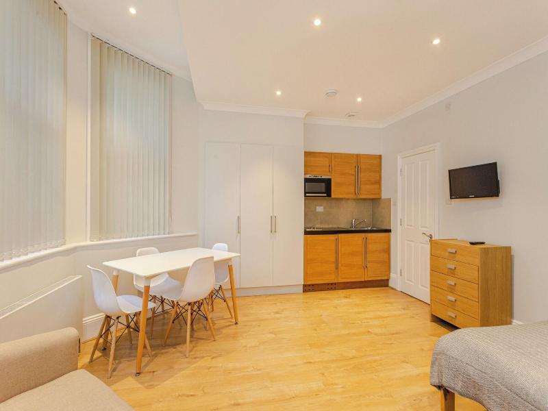 Cleveland Residences Kensington image
