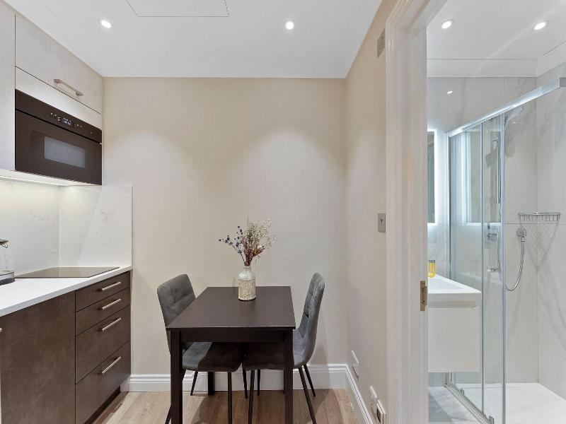 Cleveland Residences Kensington image