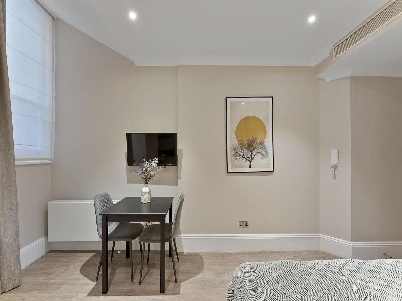 Cleveland Residences Kensington image