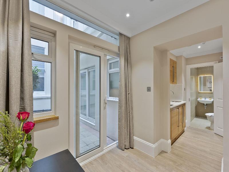 Cleveland Residences Kensington image