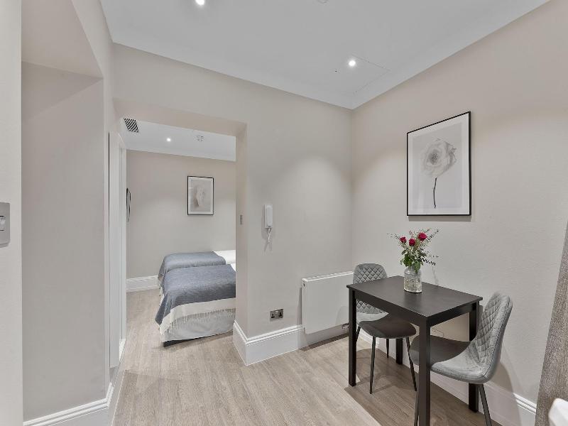 Cleveland Residences Kensington image