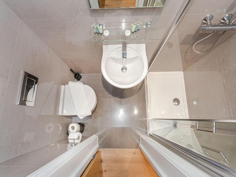 Cleveland Residences Kensington image