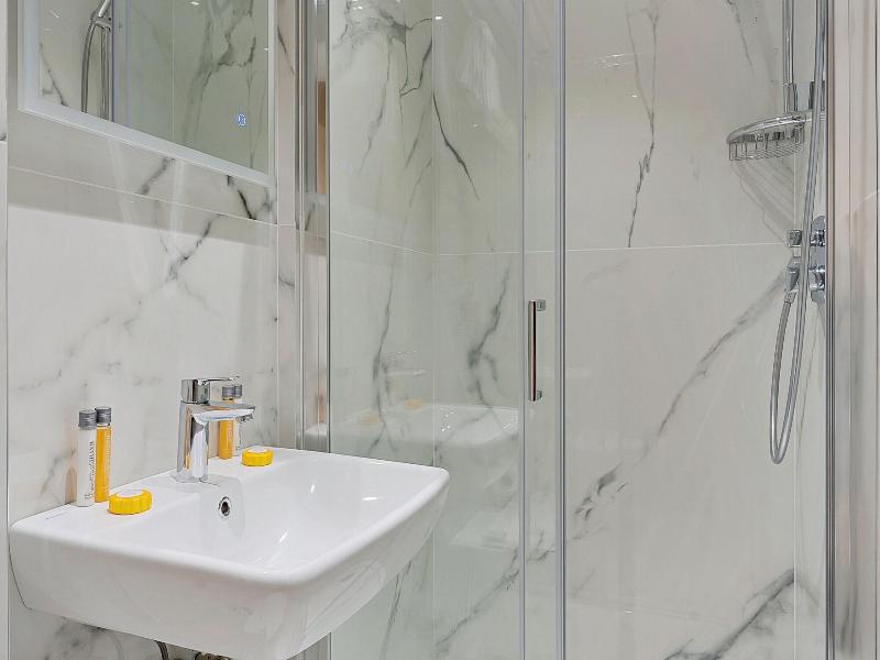 Cleveland Residences Kensington image