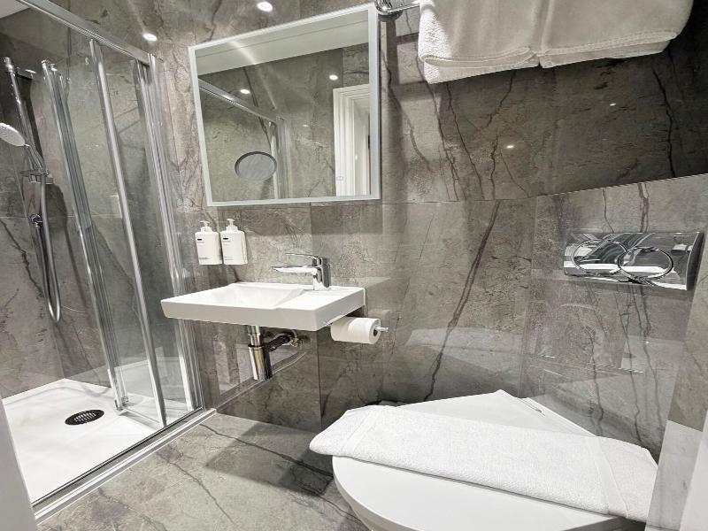 Cleveland Residences Kensington image