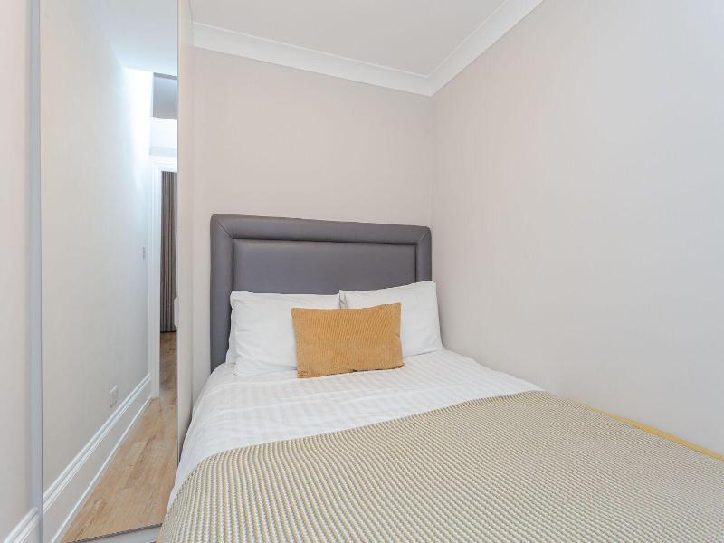 Cleveland Residences Kensington image