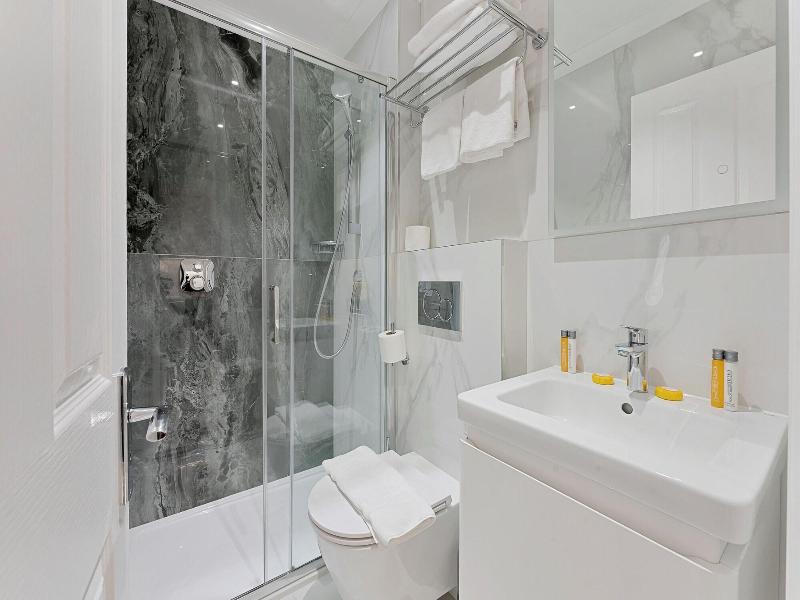 Cleveland Residences Kensington image