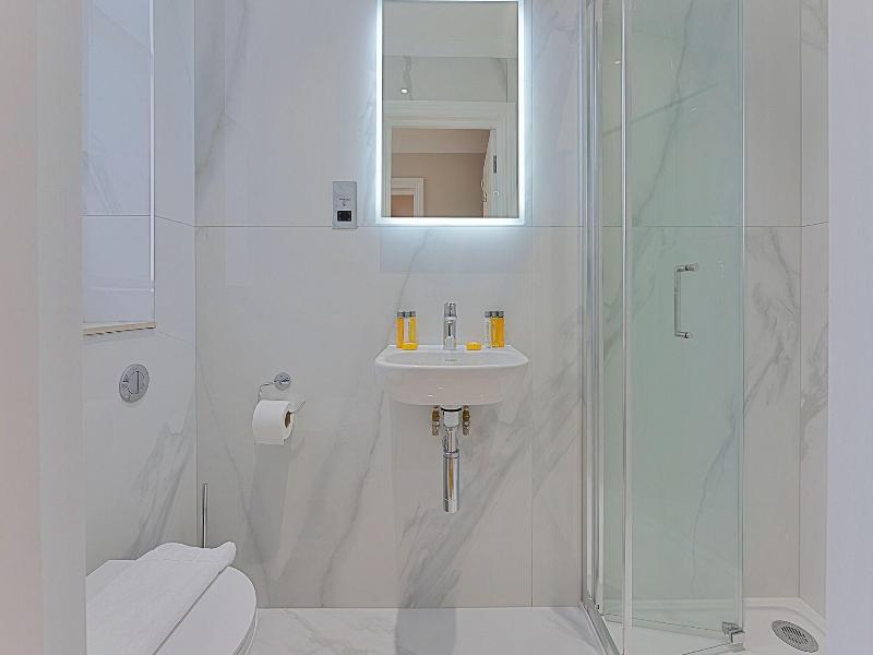 Cleveland Residences Kensington image