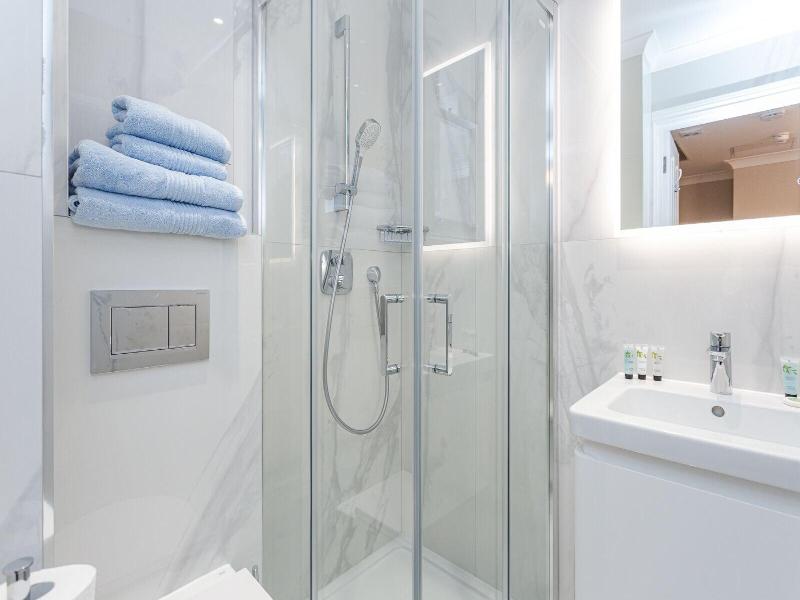 Cleveland Residences Kensington image