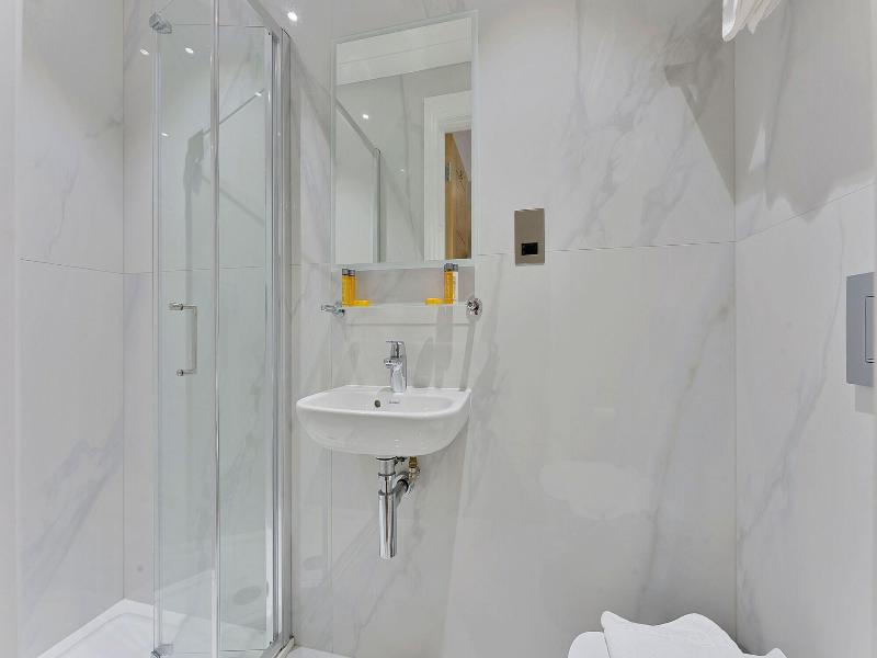 Cleveland Residences Kensington image