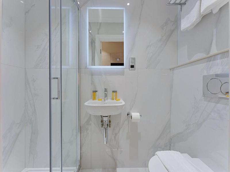 Cleveland Residences Kensington image