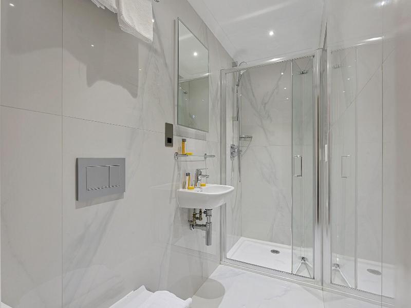Cleveland Residences Kensington image