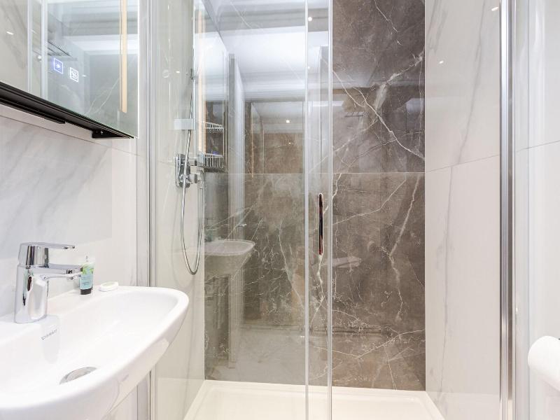 Cleveland Residences Kensington image