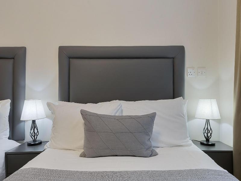 Cleveland Residences Kensington image