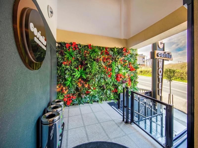 Cosi̇nus Ai̇rport Hotel image