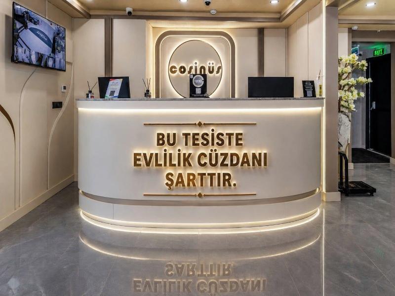Cosi̇nus Ai̇rport Hotel