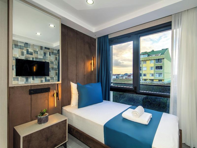 Cosi̇nus Ai̇rport Hotel image