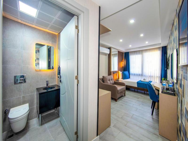 Cosi̇nus Ai̇rport Hotel image