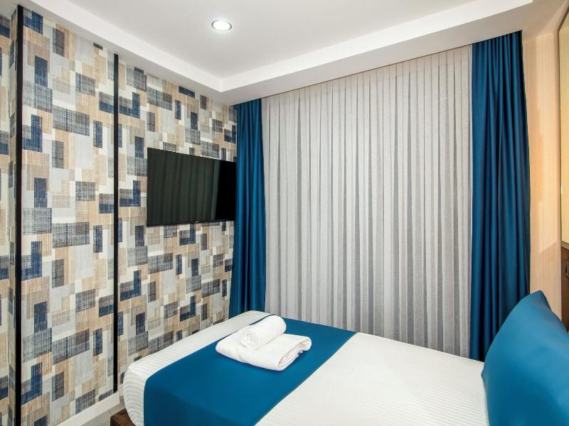 Cosi̇nus Ai̇rport Hotel image