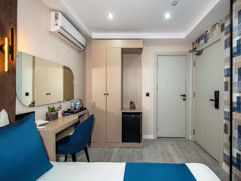 Cosi̇nus Ai̇rport Hotel image
