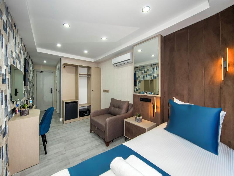 Cosi̇nus Ai̇rport Hotel image