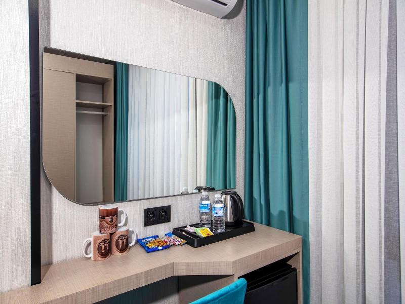 Cosi̇nus Ai̇rport Hotel image