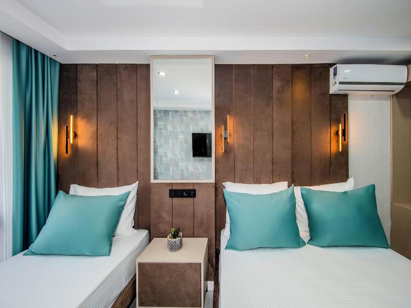 Cosi̇nus Ai̇rport Hotel image