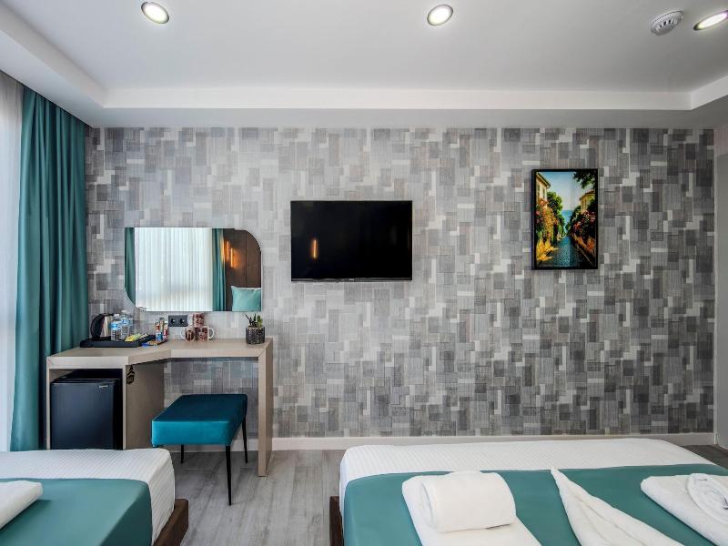 Cosi̇nus Ai̇rport Hotel image