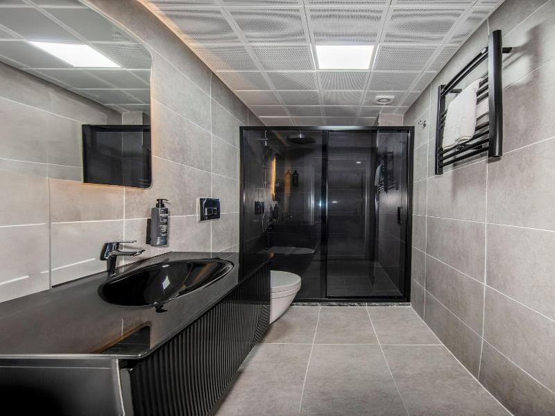 Cosi̇nus Ai̇rport Hotel image