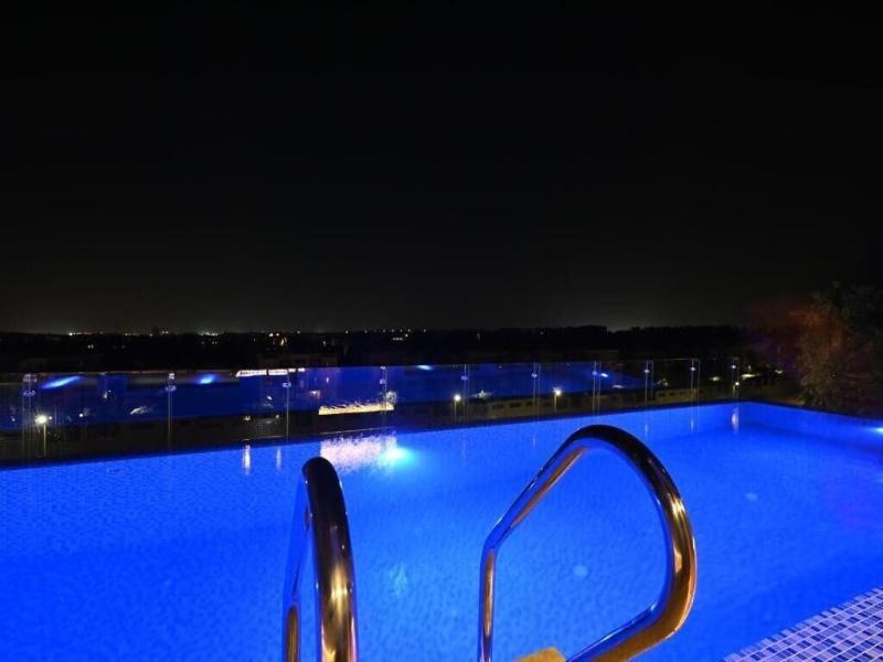 Solana Sky Pool Boutique Hotel image