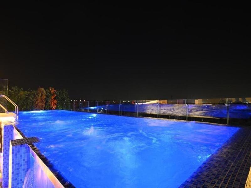 Solana Sky Pool Boutique Hotel image