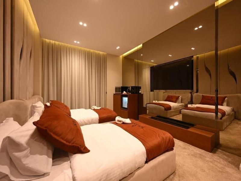 Solana Sky Pool Boutique Hotel image