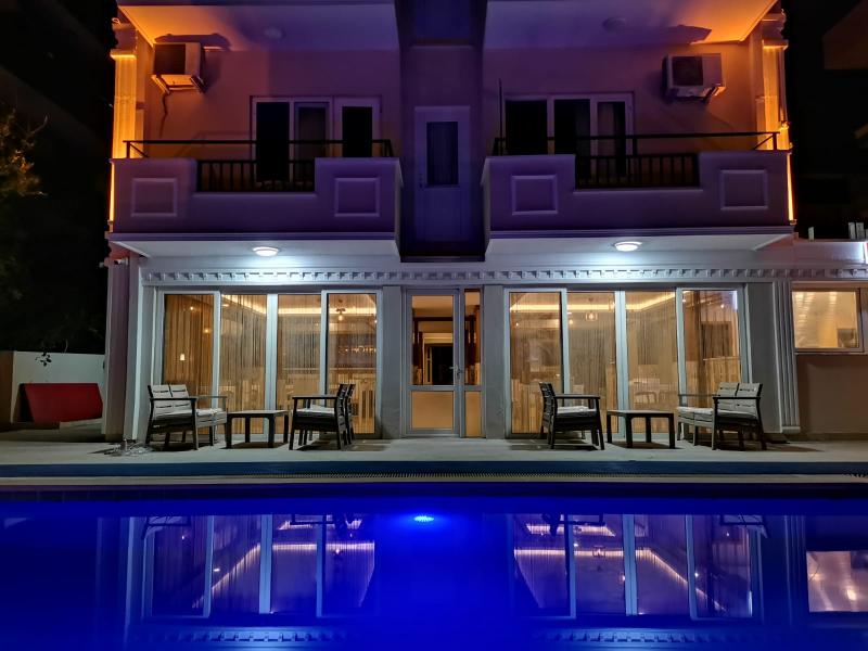 Nicer Hotel — general view