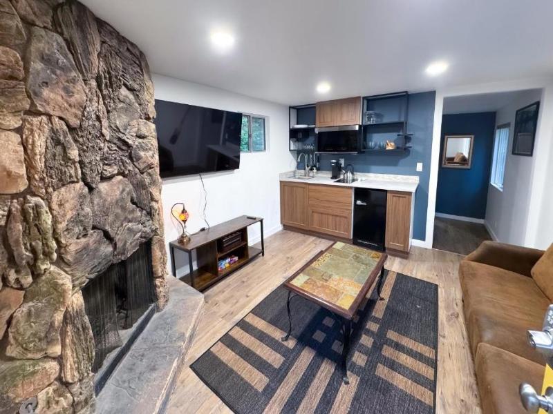 The Maplewood Honeymoon Suite